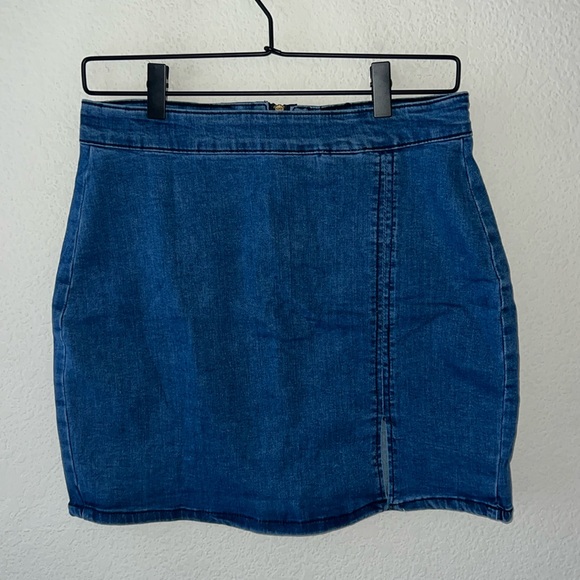 Stretchy Denim Mini Skirt - Picture 2 of 4